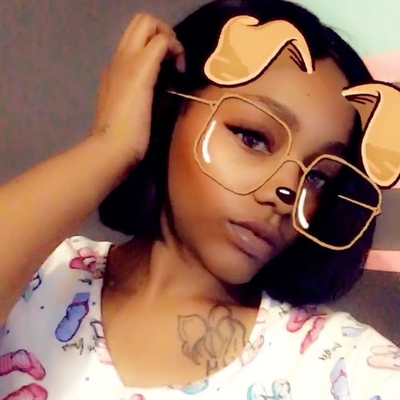 Meet your Posher, Malaka - Picture 1 of 1